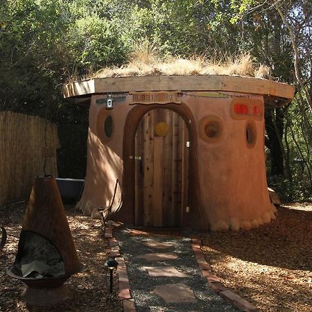 Hobbit Hut Hotell Geyserville Rom bilde