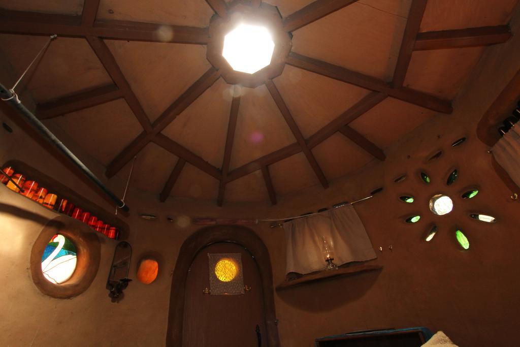 Hobbit Hut Hotell Geyserville Rom bilde