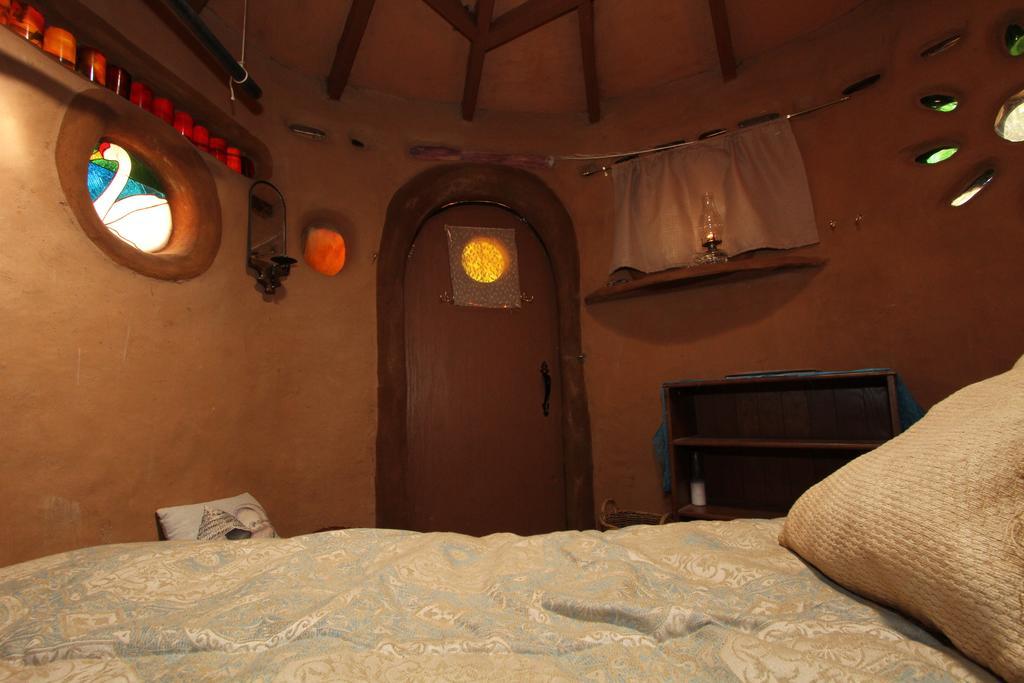 Hobbit Hut Hotell Geyserville Rom bilde