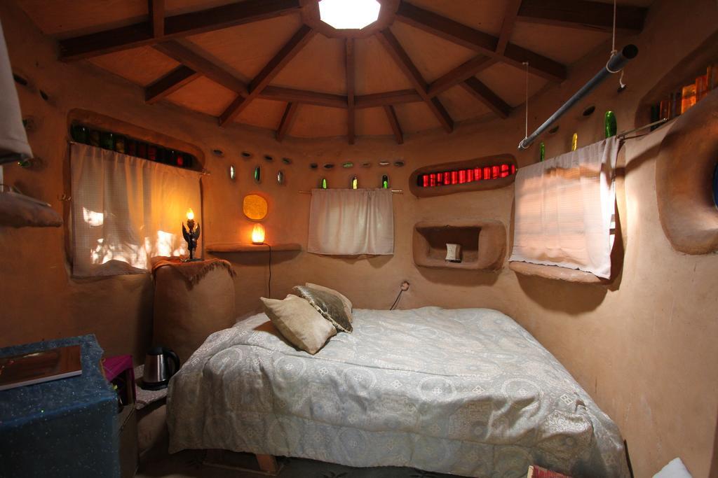Hobbit Hut Hotell Geyserville Rom bilde